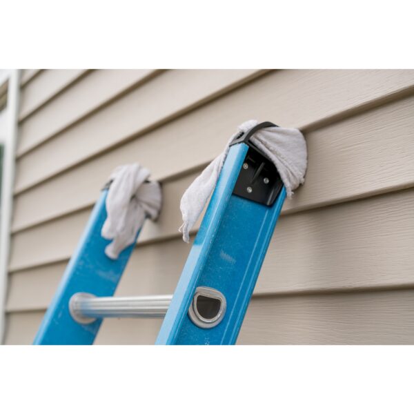 Werner FE1000-2 20-Feet Fiberglass Type 1 - 250 lbs. Load Capacity Extension ladder - Image 6
