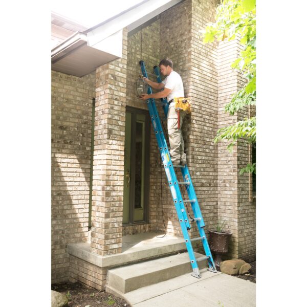 Werner FE1000-2 20-Feet Fiberglass Type 1 - 250 lbs. Load Capacity Extension ladder - Image 9