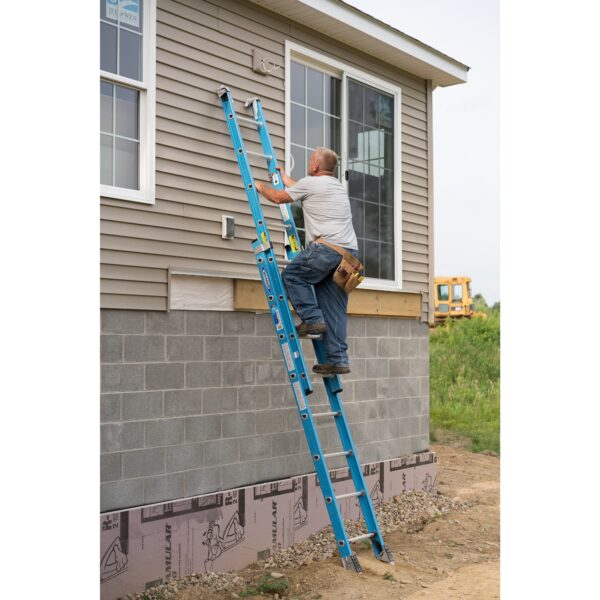Werner FE1000-2 20-Feet Fiberglass Type 1 - 250 lbs. Load Capacity Extension ladder - Image 8