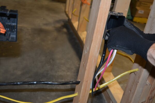 Southwire 50-Feet 8 / 2 / Romex SIMpull Stranded Indoor CU NM-B W/G Individual pack ( By-the-roll ) - Image 6