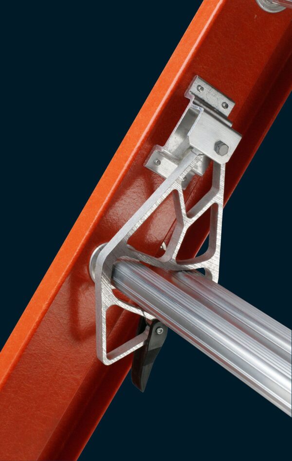Werner D6200-2 24-Feet Fiberglass Type 1A - 300 lbs. Load Capacity Extension ladder - Image 6