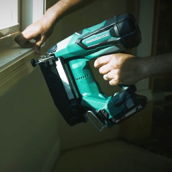 Metabo HPT 2-1/2-in 16 -Gauge Cordless Straight Finish Nailer ( Battery Included ) - Image 6
