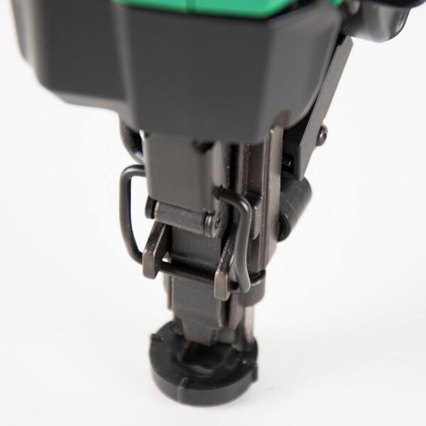 Metabo HPT 2-1/2-in 15 -Gauge Cordless Angled Finish Nailer ( Battery Included ) - Image 6