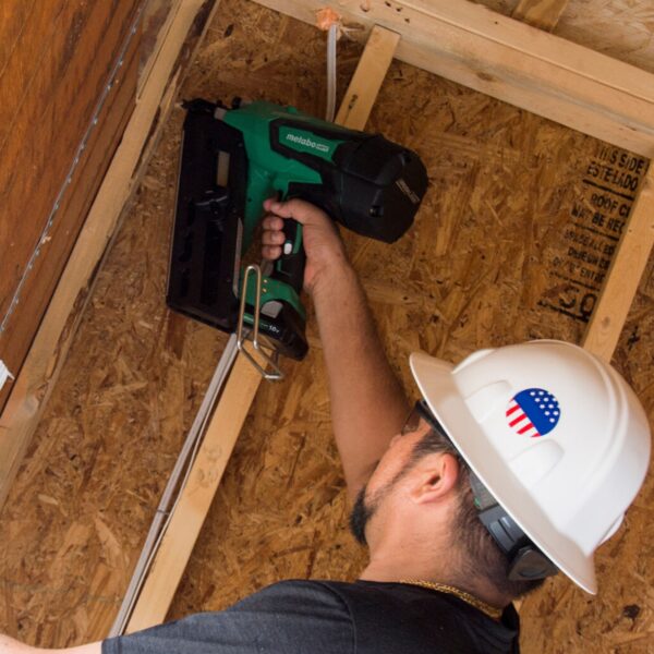 Metabo HPT MultiVolt 3-1/2-in 30 -Degree Cordless Clip head/Roundhead Framing Nailer ( Battery Included ) - Image 6