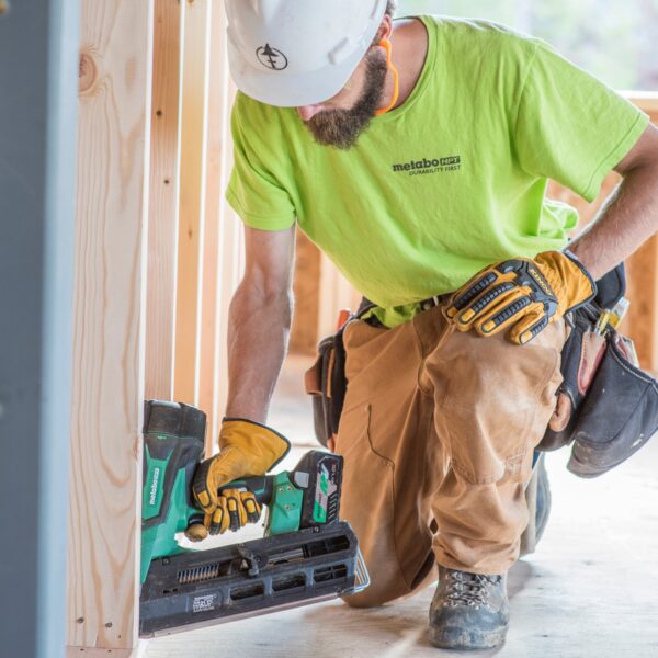 Metabo HPT MultiVolt 3-1/2-in 21 -Degree Cordless Roundhead Framing Nailer ( Battery Included ) - Image 8