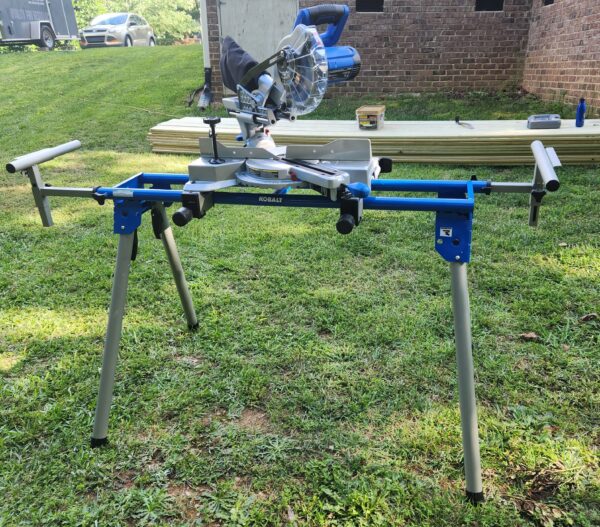 Kobalt Compact 7-1/4-in 10-Amps Single Bevel Sliding Compound Corded Miter Saw - Image 8