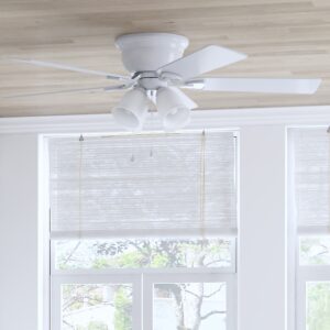 Harbor Breeze Centreville 52-Inches White with White/blonde Blades Indoor Flush mount Standard Ceiling Fan With Light ( 5 -Blade)
