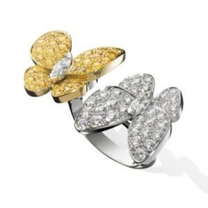 Toxse Two Butterfly Between the Finger Ring