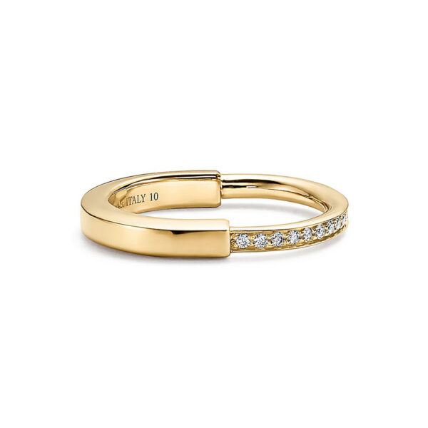 Toxse Lock Diamonds Yellow Gold Ring