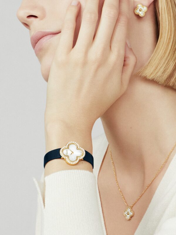 Toxse Sweet Alhambra Diamond Clover Necklace - Image 3