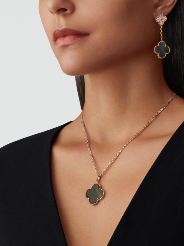 Toxse Magic Alhambra One Motif Black Pearl Necklace - Image 3