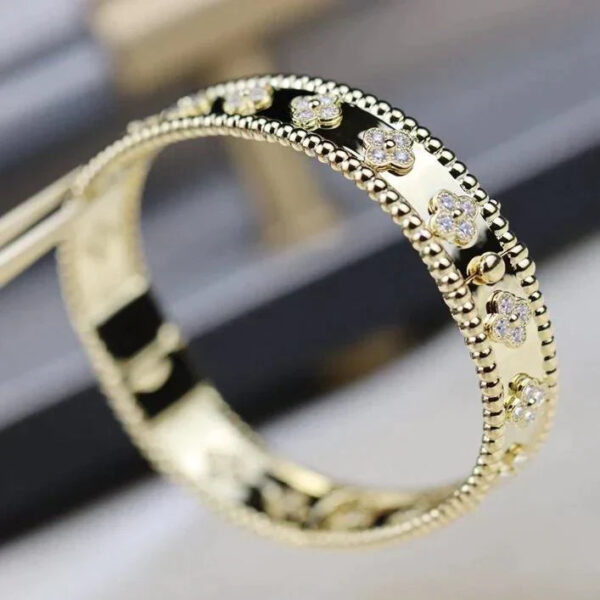 Toxse Clover Bracelet 8Mm Diamonds - Image 4