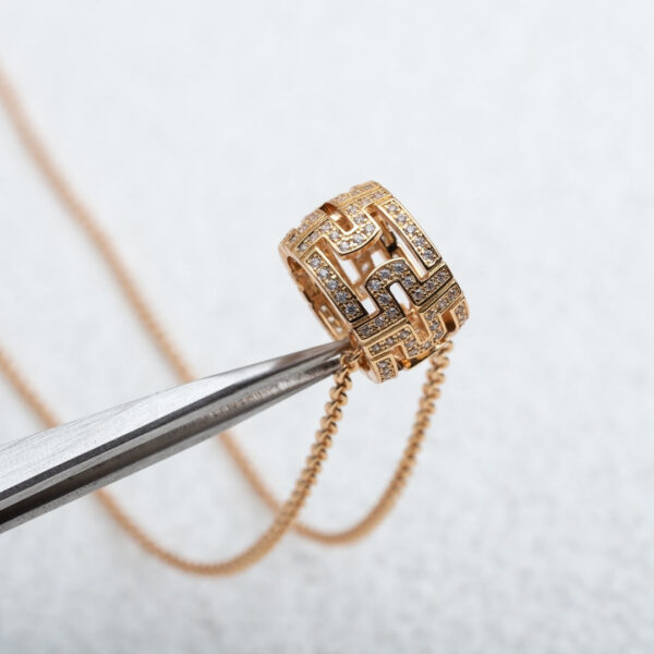 Toxse Parentesi Necklace Pink Gold Diamond - Image 5