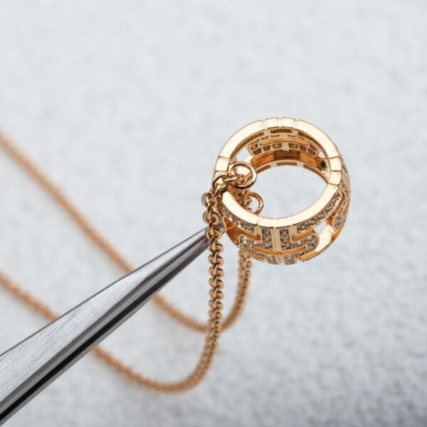 Toxse Parentesi Necklace Pink Gold Diamond - Image 6