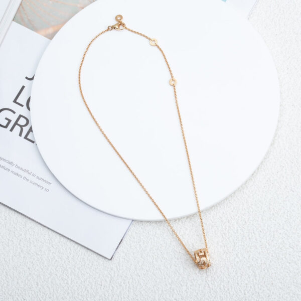 Toxse Parentesi Necklace Pink Gold Diamond - Image 8