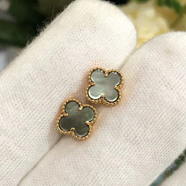 Toxse Clover Mini Gold Earrings - Image 4
