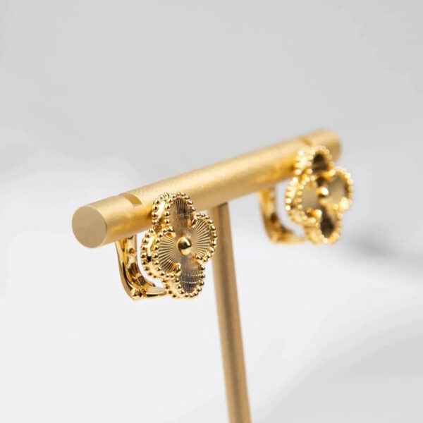 Toxse Vintage Clover Earrings Gold - Image 3