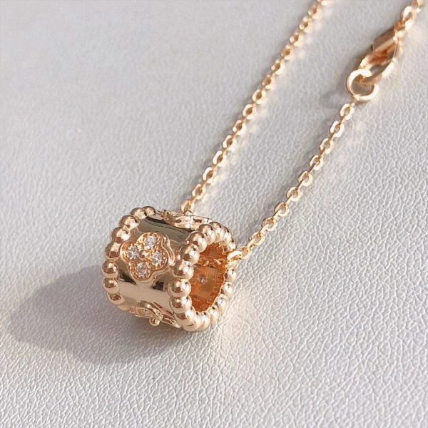 Toxse Perlee Pedant Pink Gold Necklace - Image 3