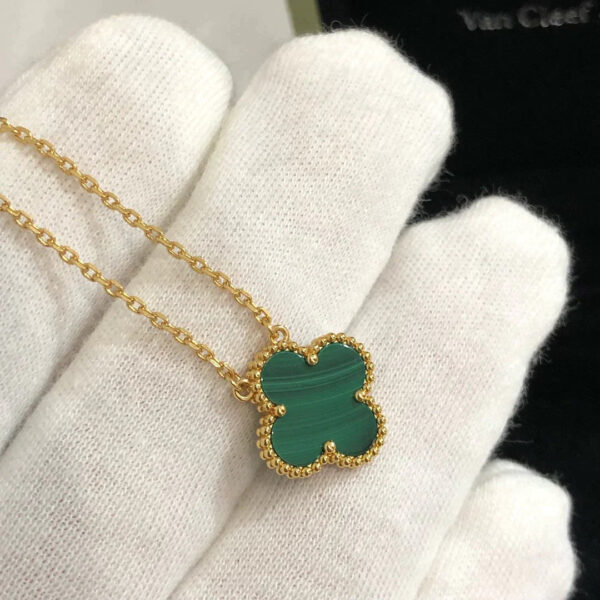 Toxse Clover Malachite Necklace - Image 3