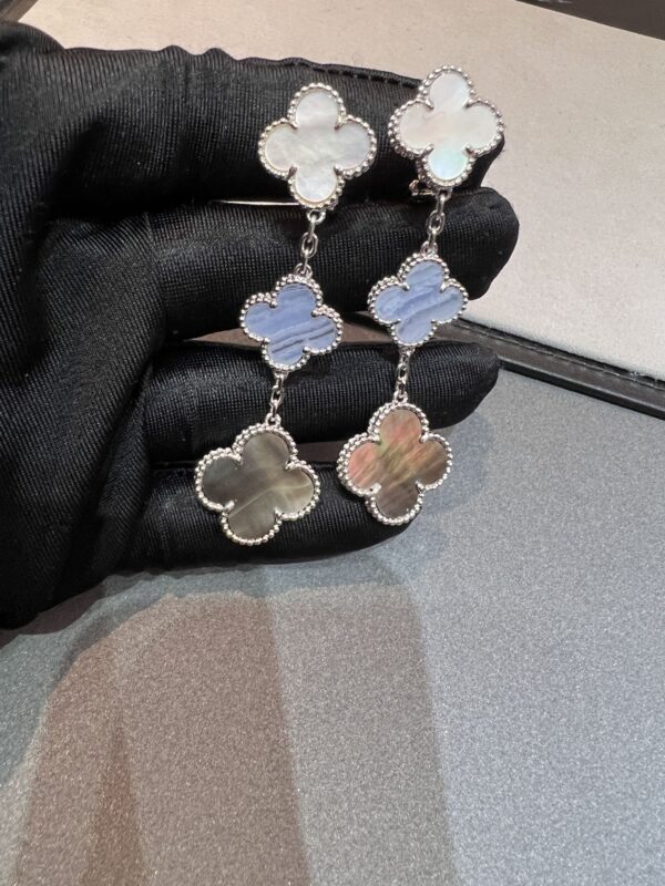 Toxse Clover Mop 3 Motifs Silver Earrings - Image 6