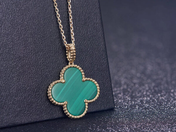 Toxse Clover Pink Gold Necklace - Image 6