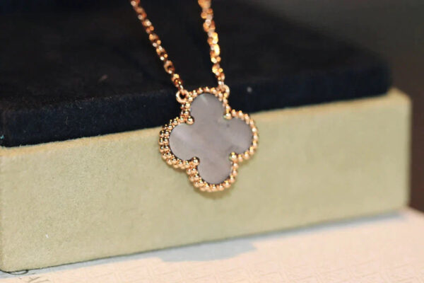 Toxse Clover Mop Pink Gold Necklace - Image 6