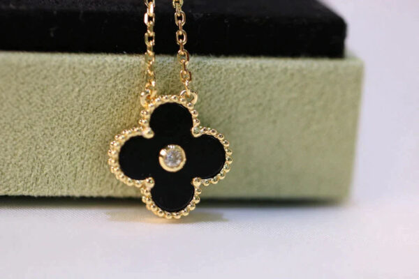 Toxse Clover Necklace Gold Diamond Onyx - Image 2