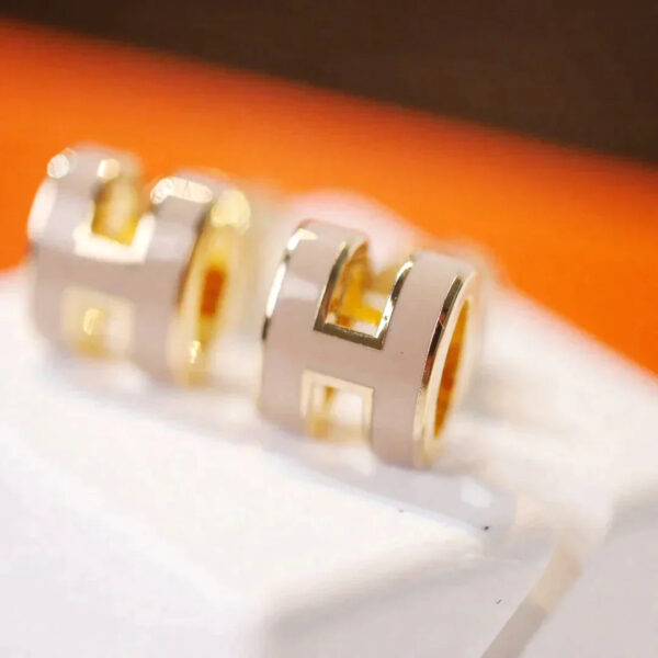 Toxse Mini Pop H Gold Earrings Grey - Image 4