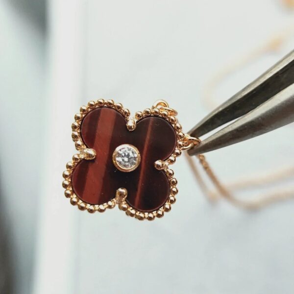 Toxse Clover Gold Carnelian Clover Necklace - Image 2