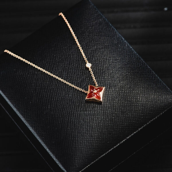 Toxse Star Necklace Pink Gold 1 Diamond - Image 4