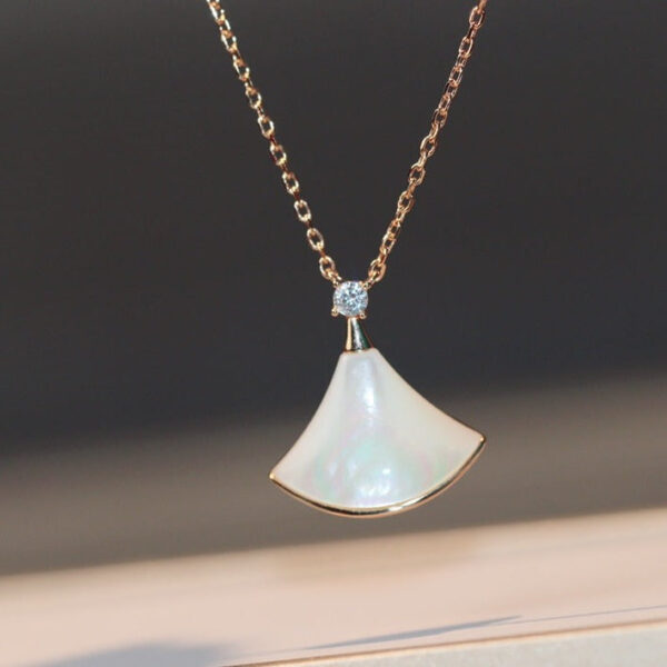 Toxse Dream Necklace White Mop Pink Gold 1 Diamond - Image 2