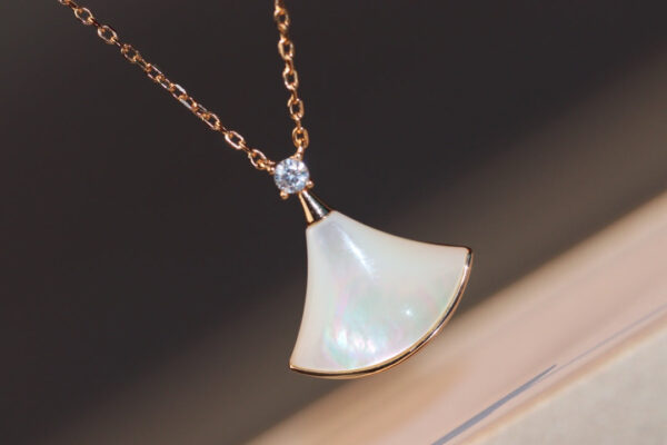 Toxse Dream Necklace White Mop Pink Gold 1 Diamond - Image 5