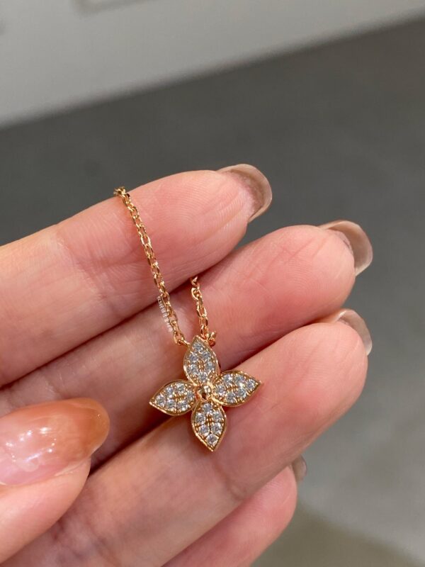 Toxse Star Diamond Neckalce - Image 4