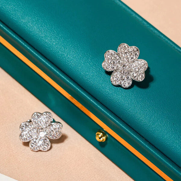 Toxse Clover Earrings Silver Diamond - Image 4