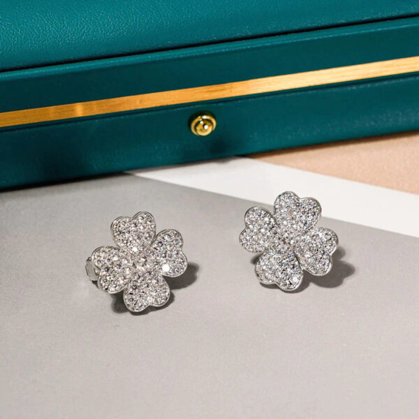 Toxse Clover Earrings Silver Diamond - Image 5