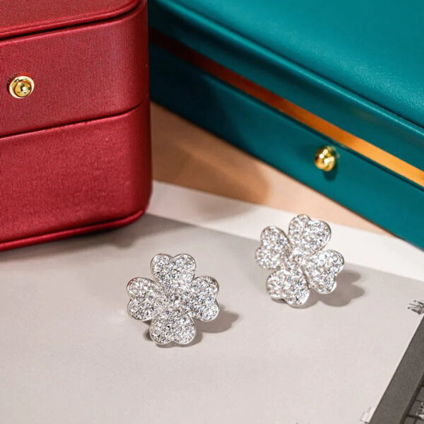Toxse Clover Earrings Silver Diamond - Image 3
