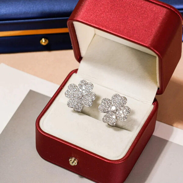 Toxse Clover Earrings Silver Diamond - Image 7
