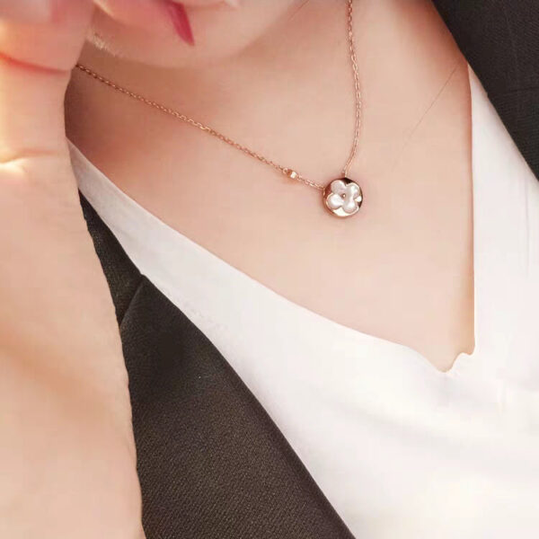 Toxse Sun Mop Gold 1 Diamond Necklace - Image 4