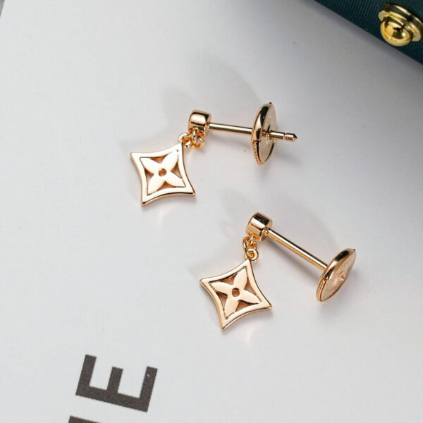 Toxse Star Earrings Gold - Image 2