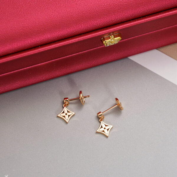 Toxse Star Earrings Gold - Image 3