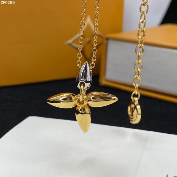 Toxse Louisette Pedant Gold Necklace - Image 3