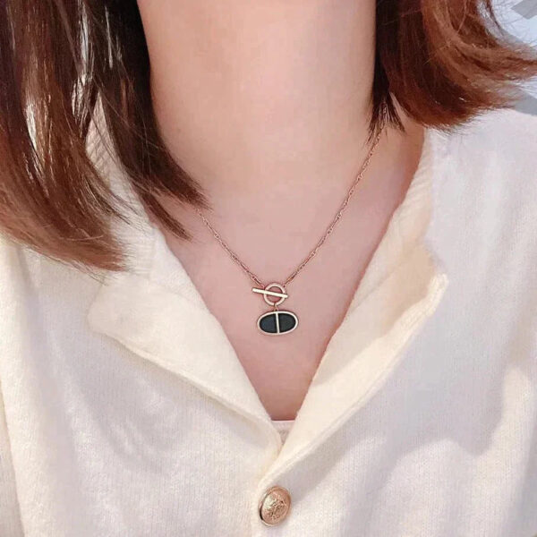 Toxse Chaine Verso Black Ceramic Necklace - Image 6