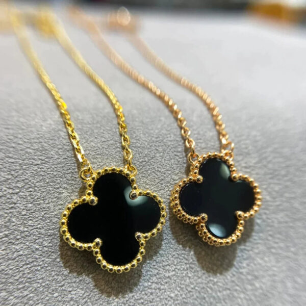 Toxse Clover Pendant Onyx Necklace - Image 9