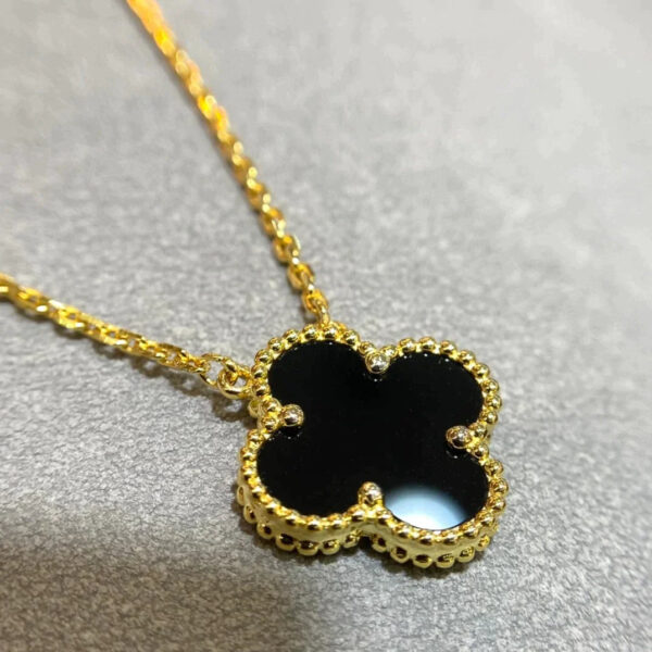 Toxse Clover Pendant Onyx Necklace - Image 3