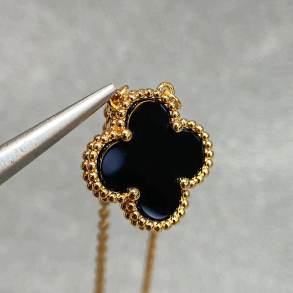 Toxse Clover Pendant Onyx Necklace - Image 7
