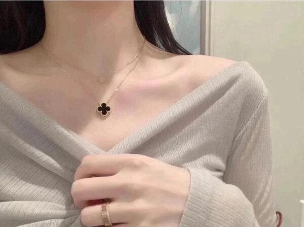 Toxse Clover Pendant Onyx Necklace - Image 2