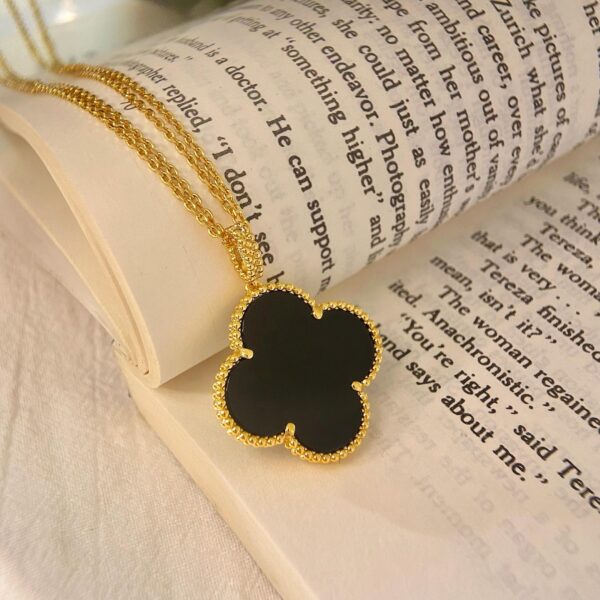 Toxse Clover Necklace Gold Onyx - Image 6