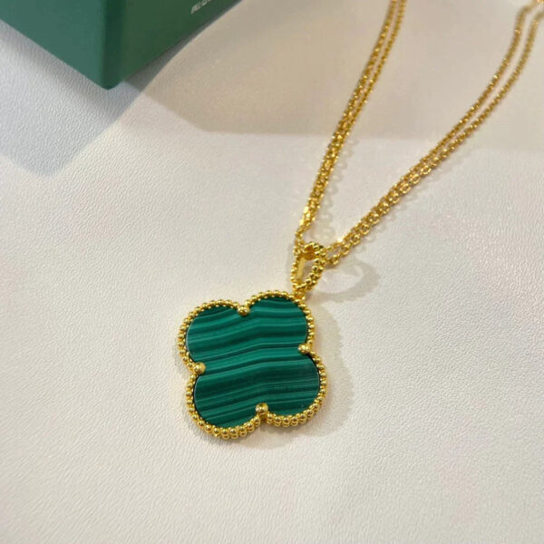 Toxse Clover Malachite Gold Necklace - Image 3