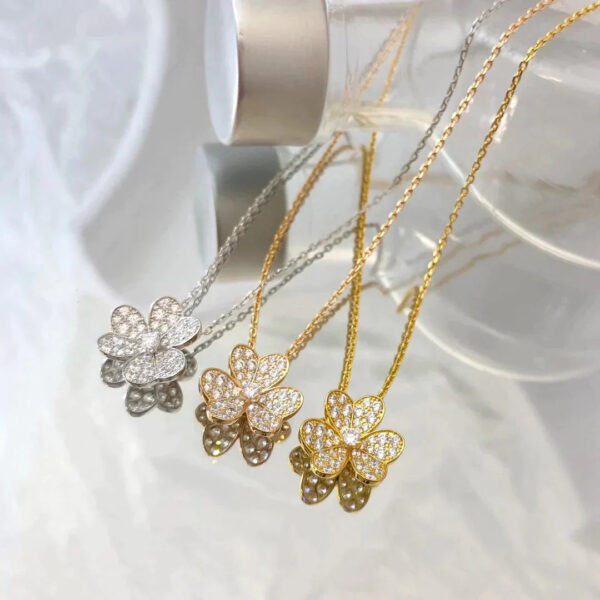 Toxse Flower Diamond Necklace - Image 3