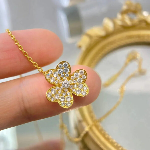 Toxse Flower Diamond Necklace - Image 6